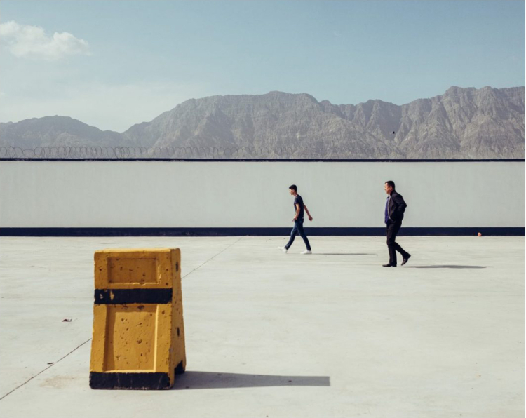 PEOPLE AND LIFESTYLE PHOTOGRAPHERS
