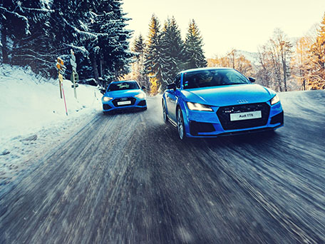 CAR, TRANSPORTATION AND LANDSCAPE PHOTOGRAPHY & MOTION