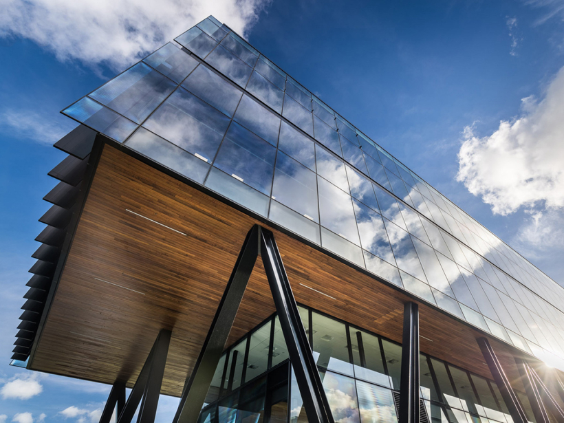 INTERIOR, ARCHITECTURE & AERIAL PHOTOGRAPHY & MOTION
