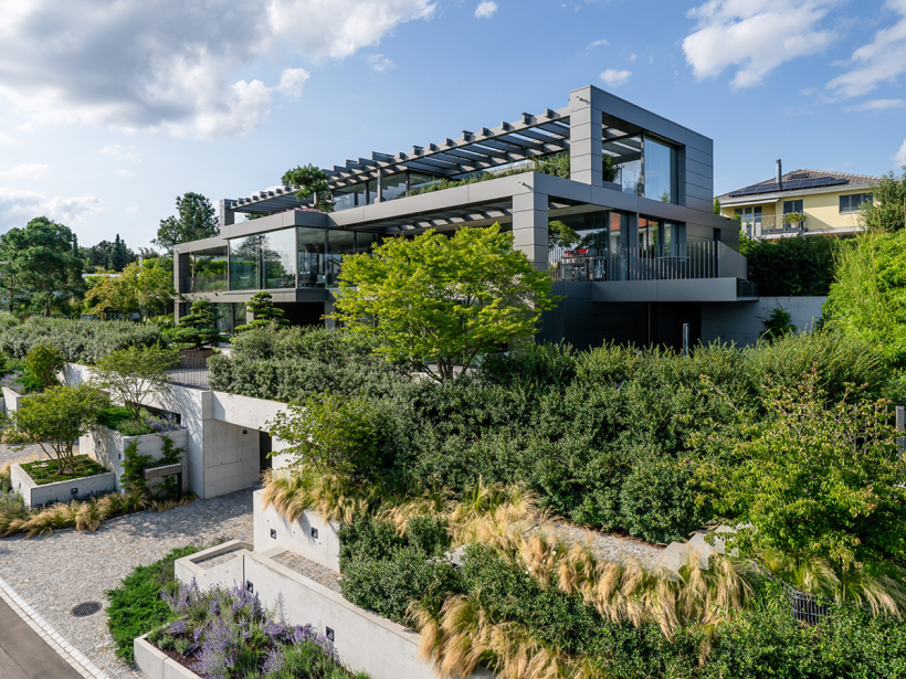 INTERIOR, ARCHITECTURE & AERIAL PHOTOGRAPHY & MOTION