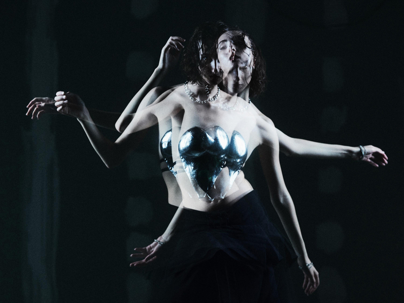 FASHION & BEAUTY PHOTOGRAPHY & MOTION