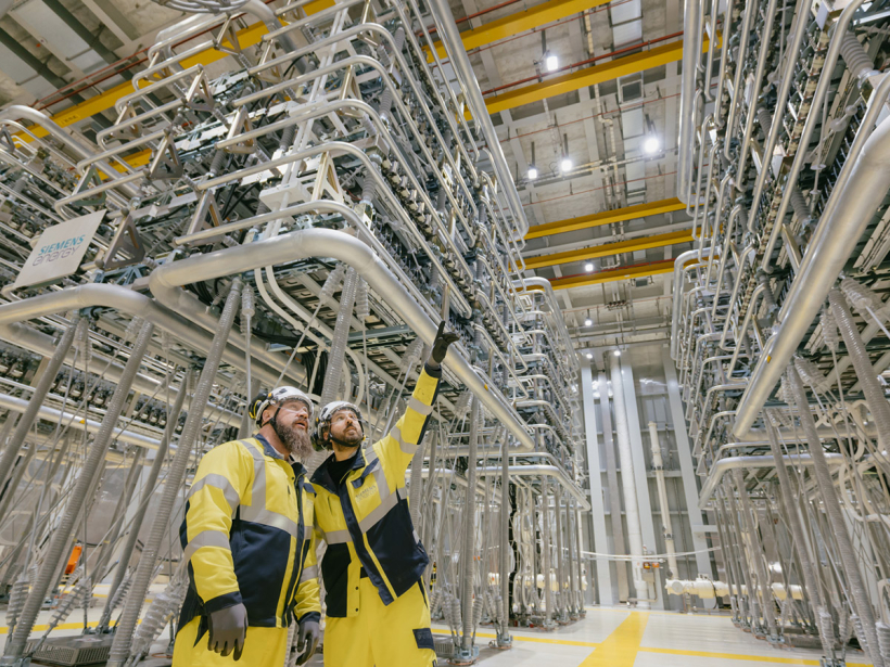 CORPORATE, INDUSTRIAL & HEALTHCARE PHOTOGRAPHY & MOTION