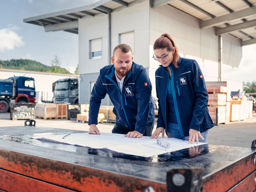 CORPORATE, INDUSTRIAL & HEALTHCARE PHOTOGRAPHY & MOTION