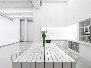 INTERNATIONAL RENTAL STUDIOS