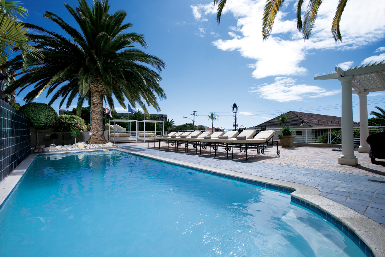 Romney Park Luxury Suites & Wellness Centre