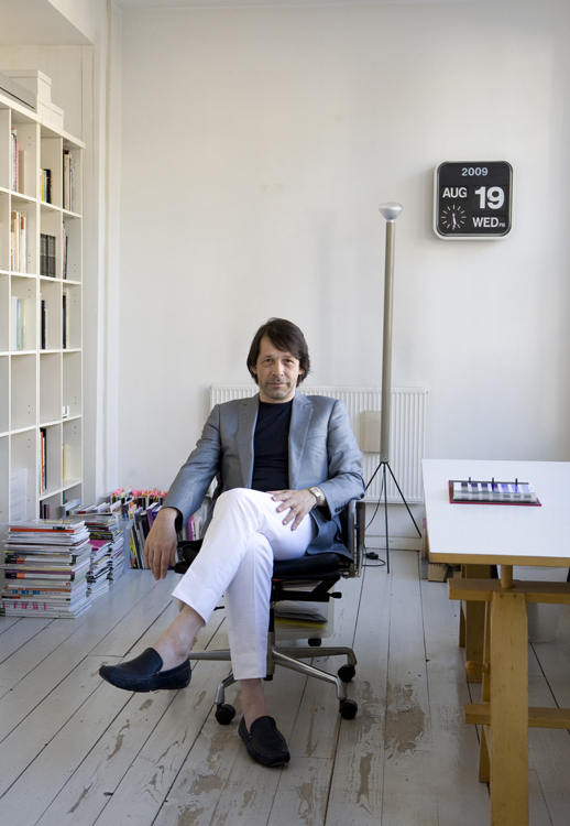 London: Christine Donnier-Valentin