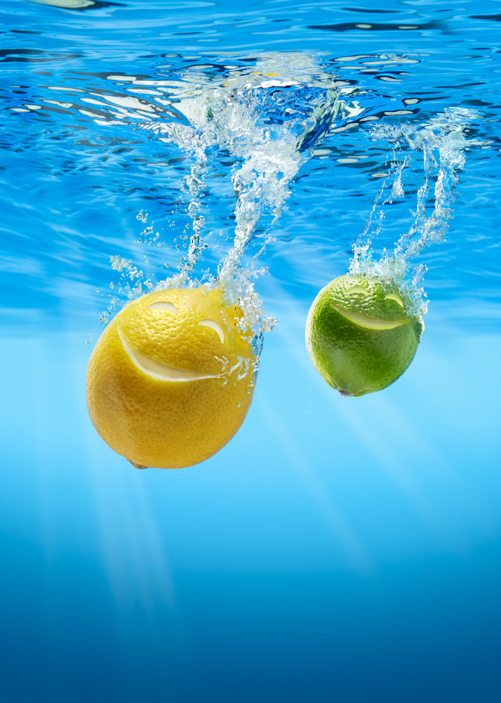 Вода лимон лайм. Вода с лимоном. Лимон. Лимон, лайм. Реклама воды с лимоном.