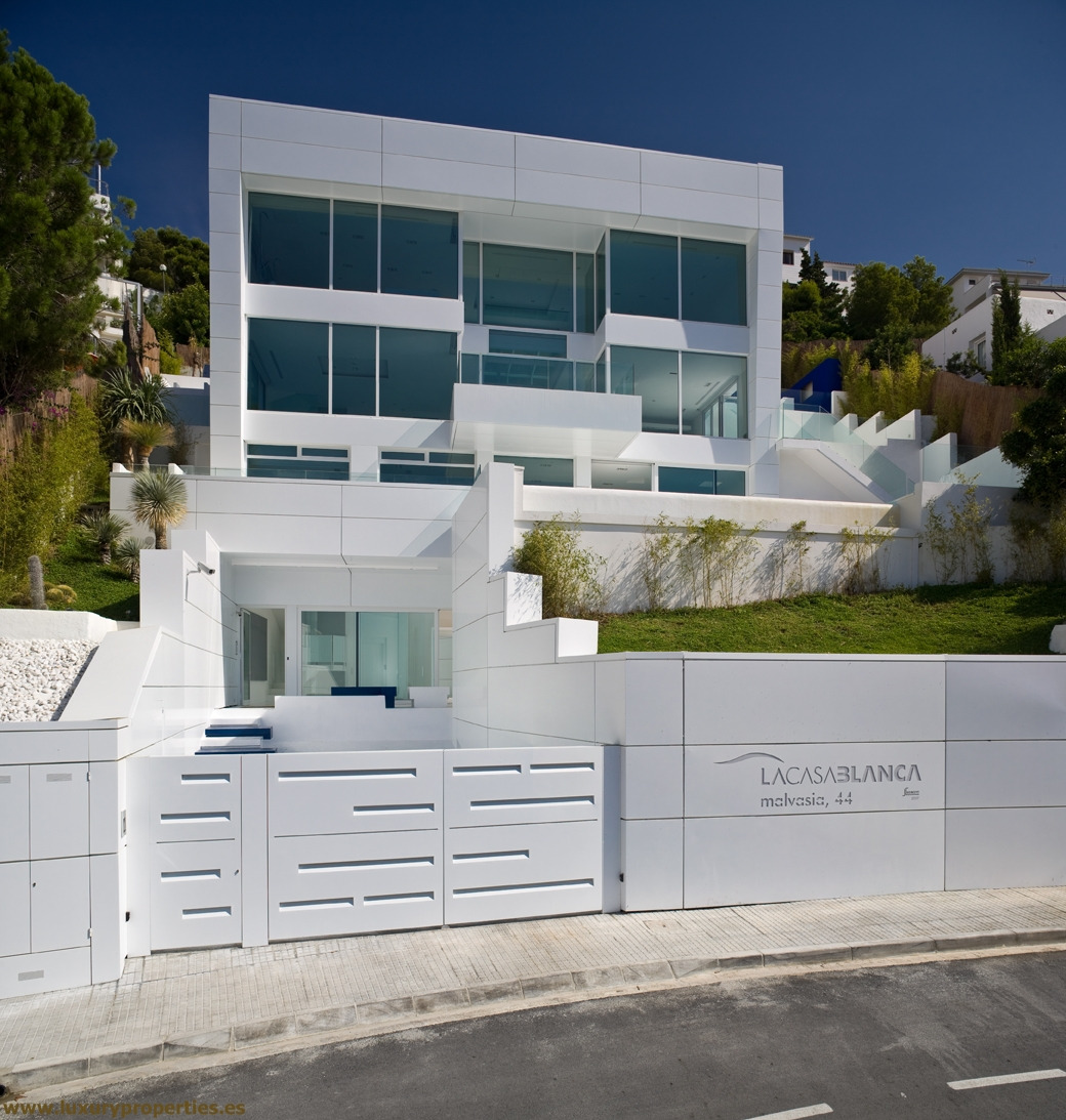 Casa Blanca - Luxury Properties