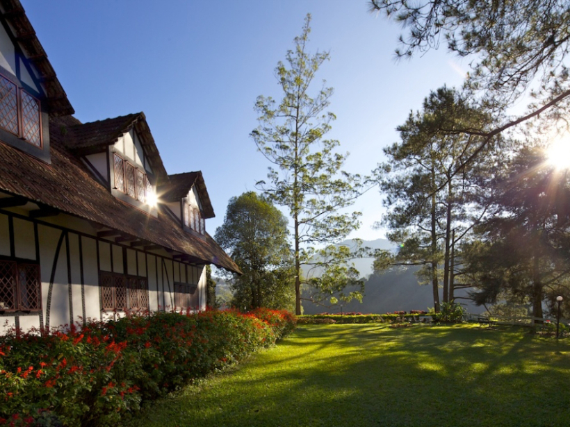 INTERIORS & EXTERIORS AND RESORT PHOTOGRAPHY