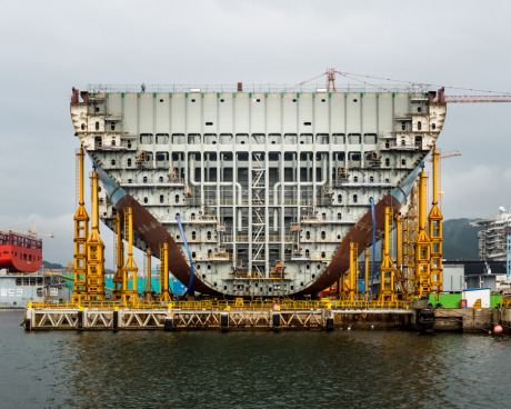  Wired Magazine - Construction of the largest ship in the world gallery