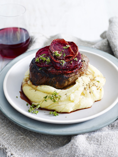  Pan-Fried Beef Fillet with Horseradish Mash&Beetroot Chips gallery